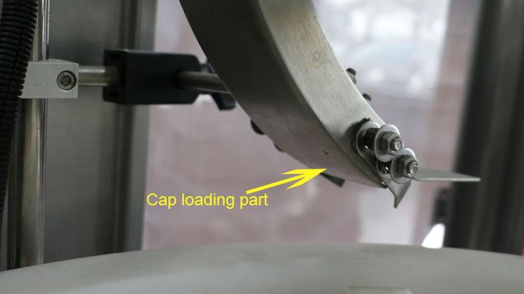 500ml makine për mbushjen e shisheve të rrumbullakët me nënshkrimin e kapakut dhe drejtimin e rrotave yll